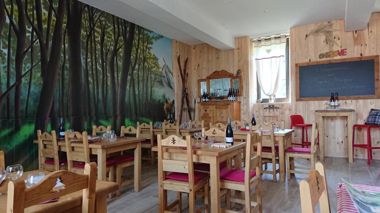 Le Sapin Rouge - Restaurant - Bar - Chambres D'Hotes Artigues  エクステリア 写真