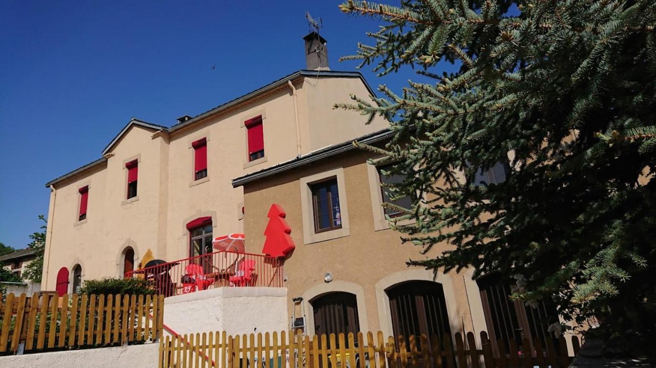 Le Sapin Rouge - Restaurant - Bar - Chambres D'Hotes Artigues  エクステリア 写真
