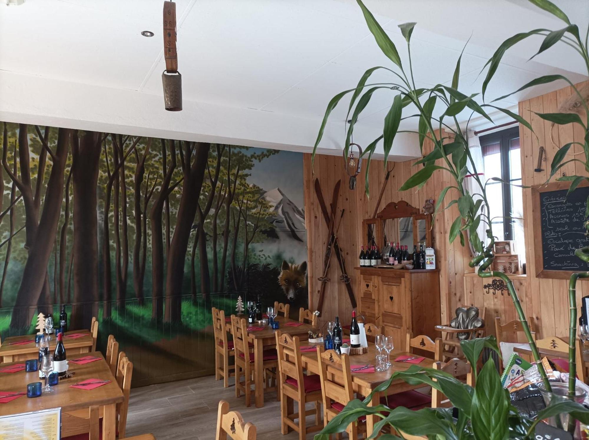 Le Sapin Rouge - Restaurant - Bar - Chambres D'Hotes Artigues  エクステリア 写真