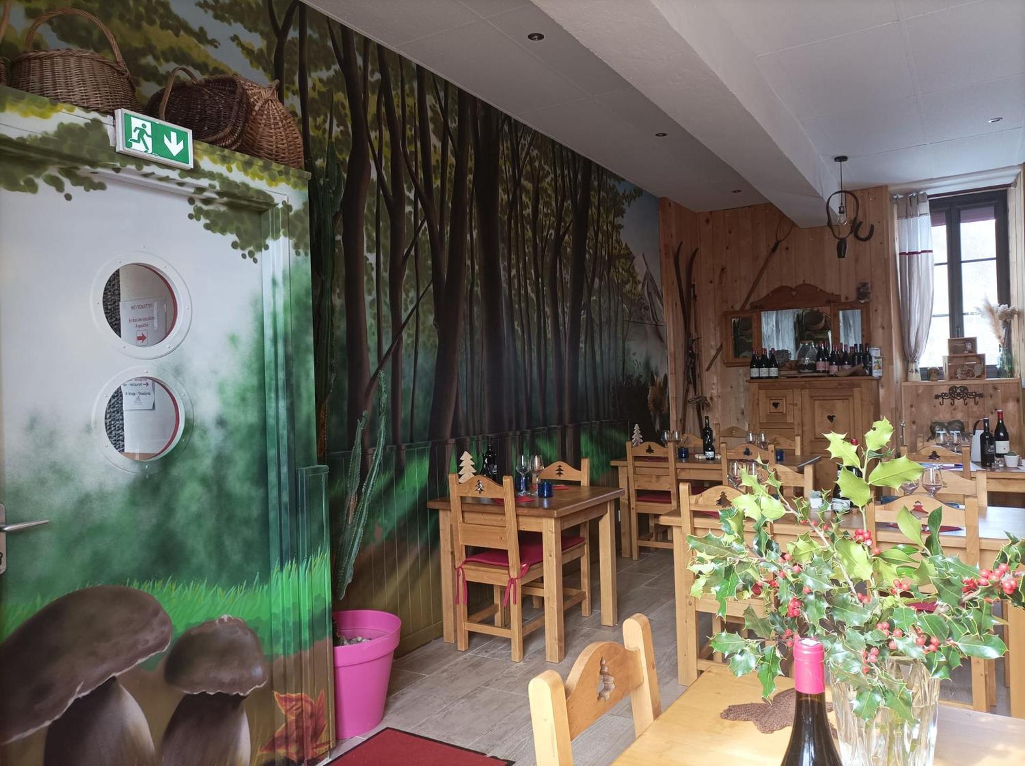 Le Sapin Rouge - Restaurant - Bar - Chambres D'Hotes Artigues  エクステリア 写真